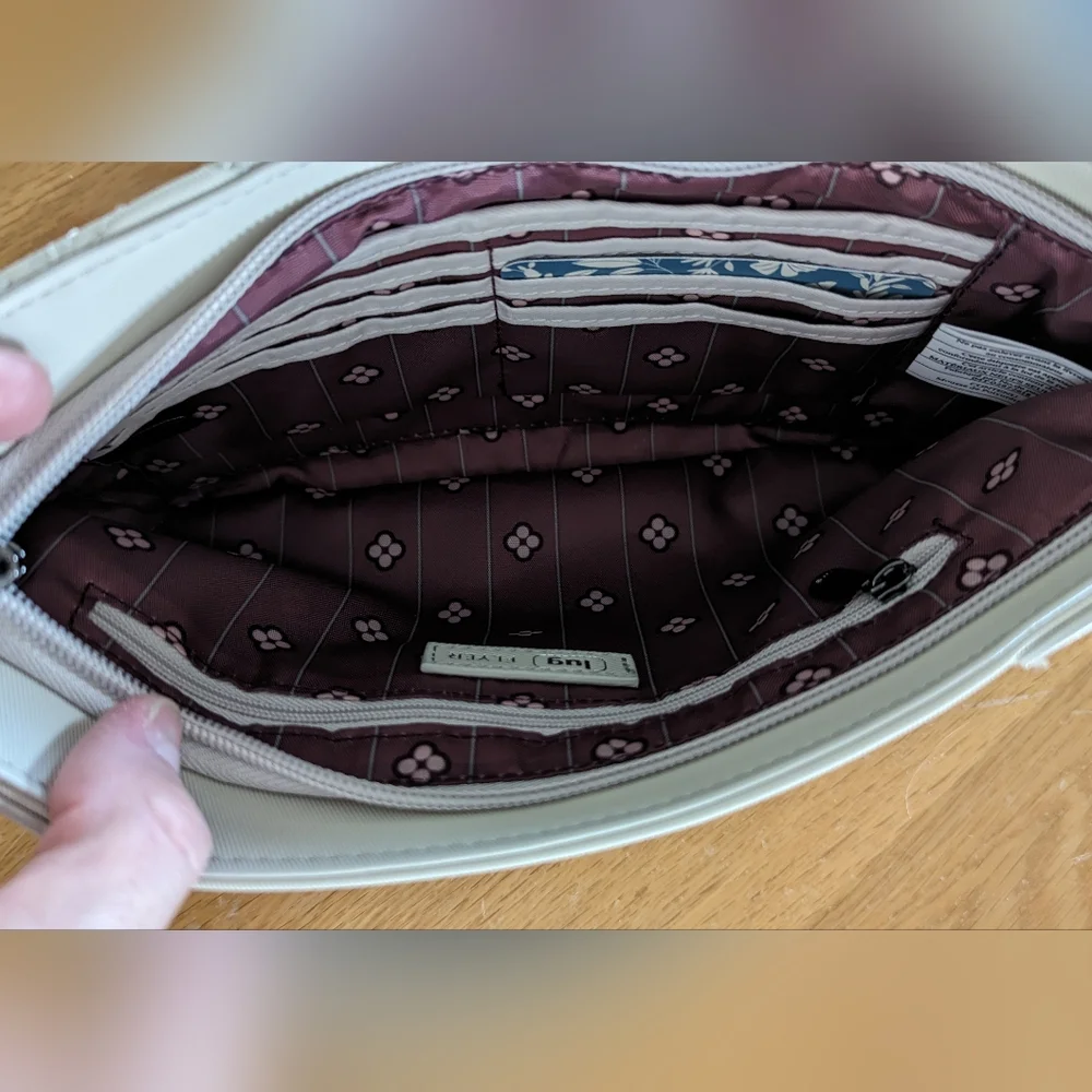 Lug SVL Quilted Flyer Crossbody Bag in Pebble - Picture 4 of 6